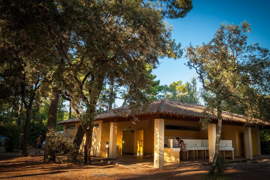Camping La Sousta**** เรอมูแล็งส์ ภายนอก รูปภาพ